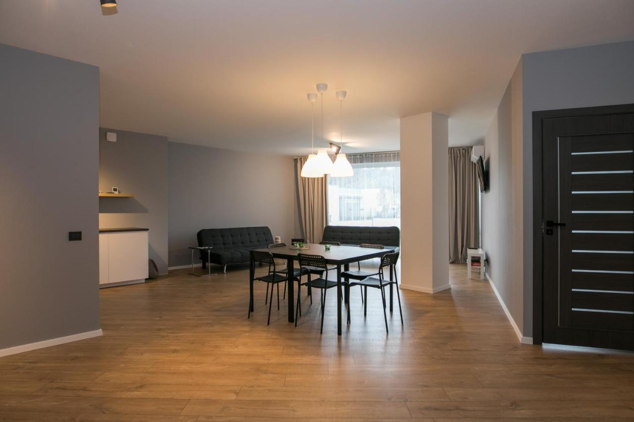 Spacious And Sunny Apartment In Birstonas Center Exterior photo